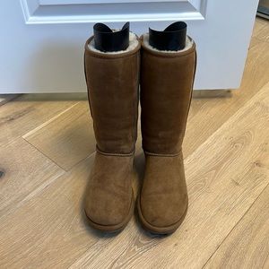 Womens Tan Classic Tall Ugg boots Size 7 Authentic